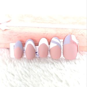 Abstract Press-on Nails